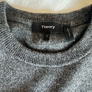 Theory Men's Cashmere Crewneck Sweater in Charcoal Gray